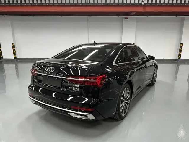 Audi A6L — Фото автомобиля 15