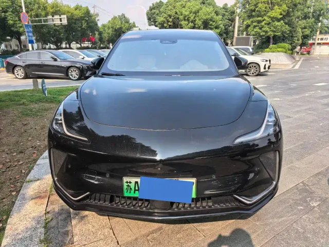 IM Motors LS7 — Фото автомобиля 2