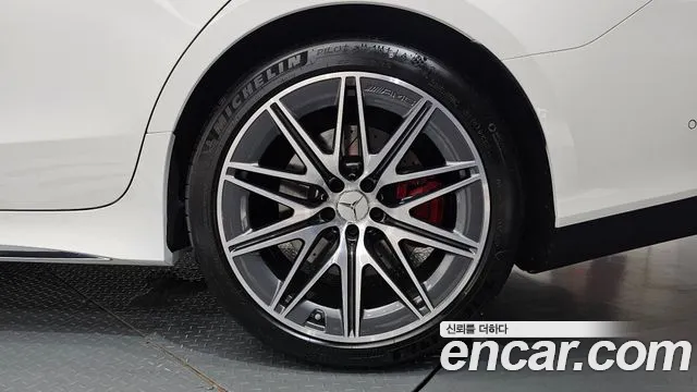 Mercedes-Benz AMG GT 4 двери 43 4MATIC+ — Фото автомобиля 20