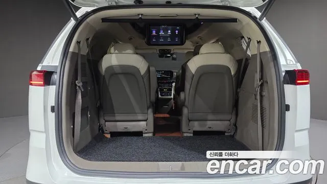 Kia Carnival Generation 4 — Фото автомобиля 27