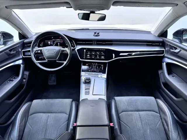 Audi A7L — Фото автомобиля 10