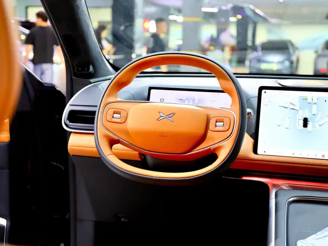 Xpeng G9 — Фото автомобиля 12