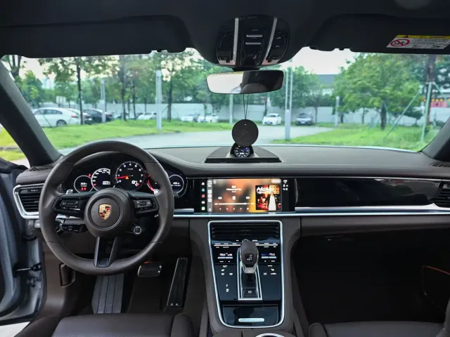 Porsche Panamera — Фото автомобиля 11
