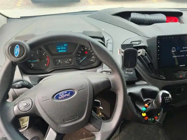 Ford Transit — Фото автомобиля 12