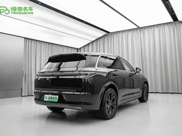 Li Auto L7 — Фото автомобиля 4