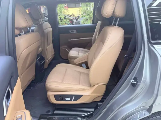 Li Auto ONE — Фото автомобиля 18