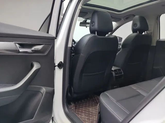 Skoda Karoq — Фото автомобиля 5