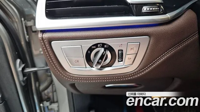 BMW 7-Series — Фото автомобиля 14