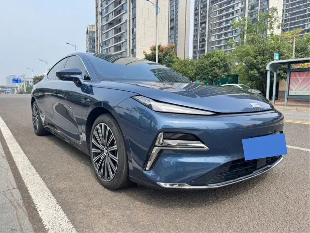 Geely Galaxy Xingyao 8 — Фото автомобиля 3