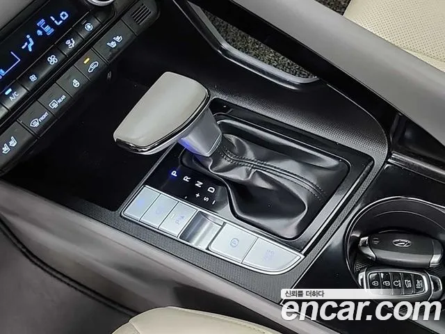 Hyundai AVANTE — Фото автомобиля 2