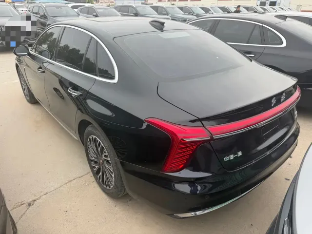Hongqi H5 — Фото автомобиля 16