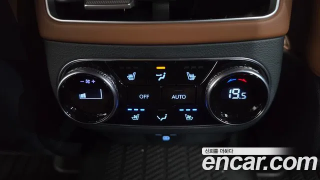 Genesis GV70 2.5T Бензин AWD — Фото автомобиля 7
