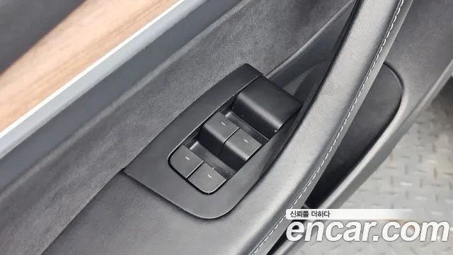 Tesla Model 3 — Фото автомобиля 29