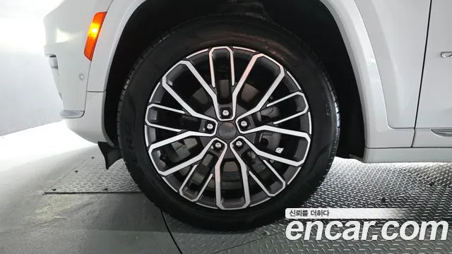 Jeep Cherokee Grand Cherokee(WL) L 3.6 Summit Reserve — Фото автомобиля 4