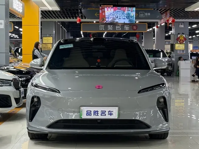 Nio ET5 Touring — Фото автомобиля 2