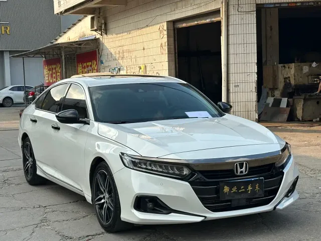 Honda Accord — Фото автомобиля 3