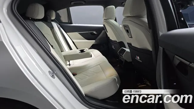 BMW 5 Series G60 — Фото автомобиля 17