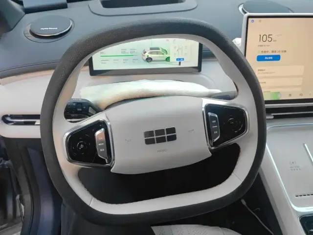 Geely Galaxy Starship 7 EM-i — Фото автомобиля 15