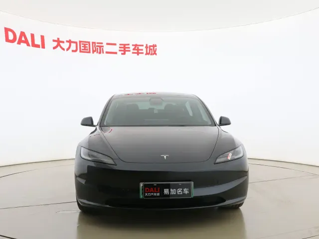 Tesla Model 3 — Фото автомобиля 2