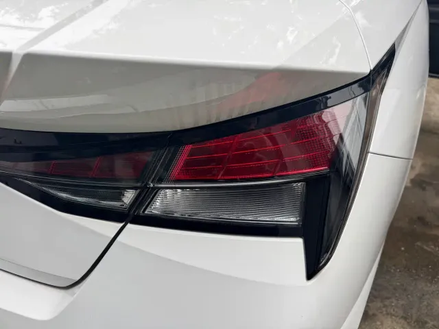 Hyundai Elantra — Фото автомобиля 12