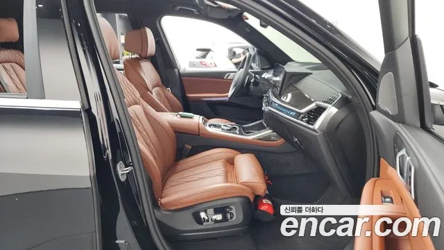 BMW X7 xDrive 40d M Sport 7 мест — Фото автомобиля 11