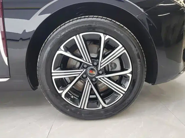 Hongqi H5 PHEV — Фото автомобиля 6