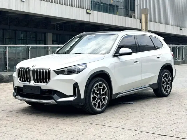 Фотография автомобиля — BMW X1