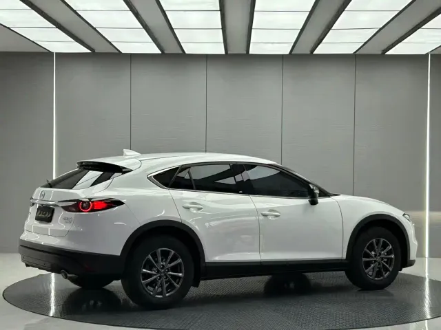 Mazda CX-4 — Фото автомобиля 5
