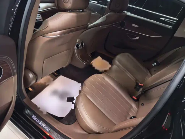 Mercedes-Benz E-Class — Фото автомобиля 11