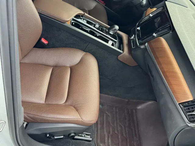 Volvo S90 — Фото автомобиля 8