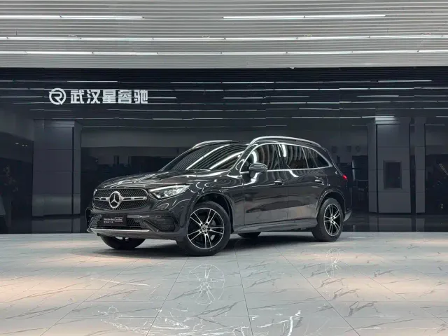 Фотография автомобиля — Mercedes-Benz GLC-Class
