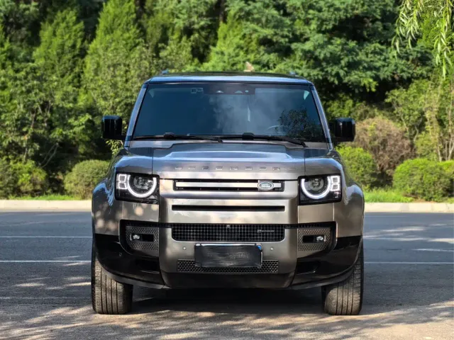 Land Rover Defender — Фото автомобиля 2