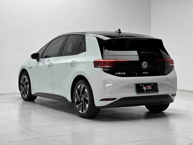 Volkswagen ID.3 — Фото автомобиля 4