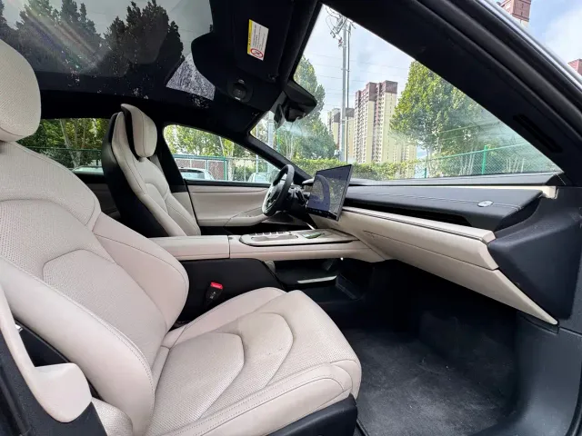 Xiaomi SU7 — Фото автомобиля 8