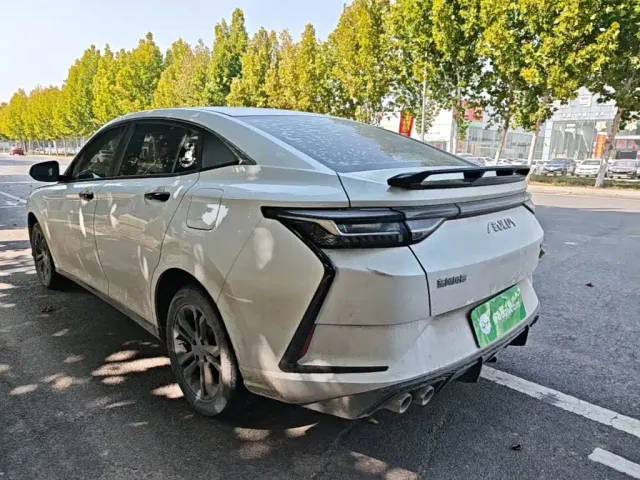 Dongfeng Yixuan — Фото автомобиля 4