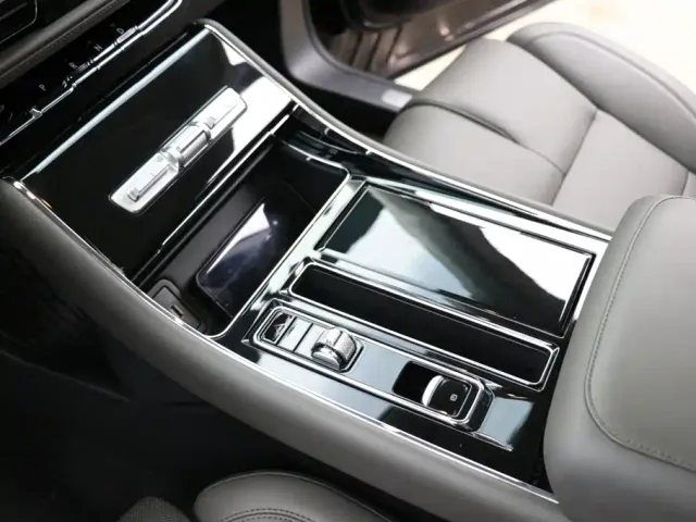 Lincoln Aviator — Фото автомобиля 13