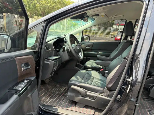 Honda Odyssey — Фото автомобиля 13