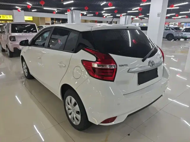 Toyota YARiS L Zhi Xuan 2022 1.5L CVT Leading PLUS Edition — Фото автомобиля 4