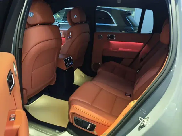 Li Auto L7 — Фото автомобиля 16
