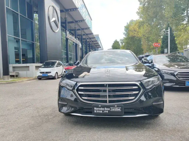 Mercedes-Benz E-Class — Фото автомобиля 5