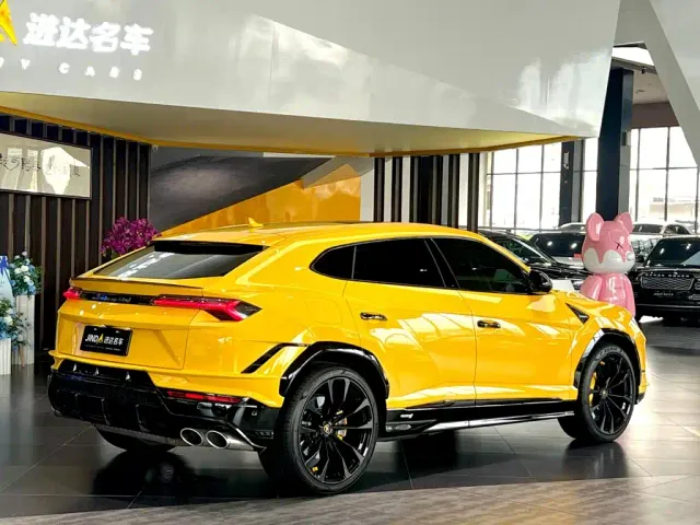 Lamborghini Urus — Фото автомобиля 9
