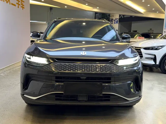 Leapmotor C11 — Фото автомобиля 2