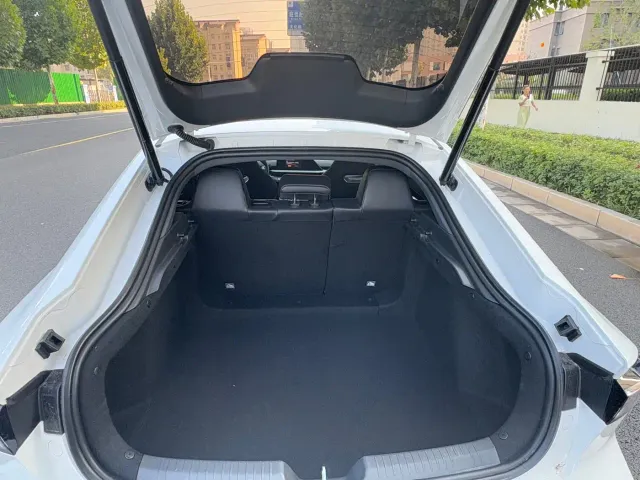 Changan UNI-V — Фото автомобиля 10