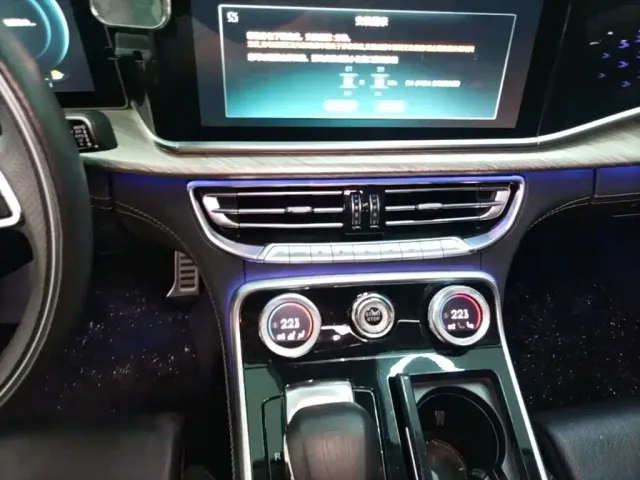 Hongqi H9 — Фото автомобиля 12