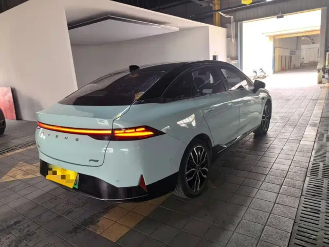 Xpeng P5 — Фото автомобиля 6