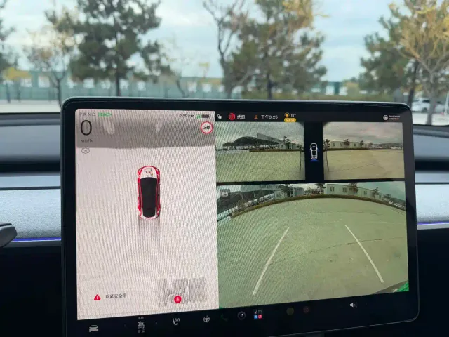 Tesla Model Y — Фото автомобиля 14