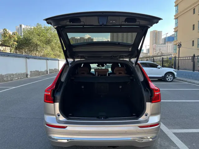 Volvo XC60 — Фото автомобиля 12