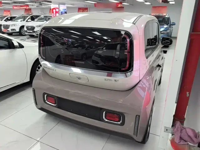 Baojun KiWi EV — Фото автомобиля 6