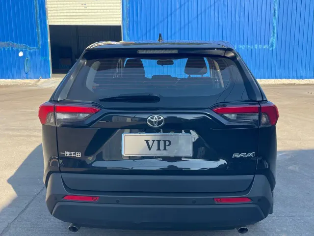 Toyota RAV4 — Фото автомобиля 4