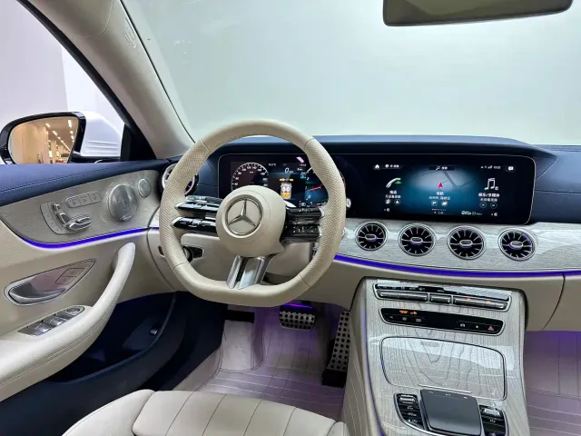 Mercedes-Benz E-Class — Фото автомобиля 17
